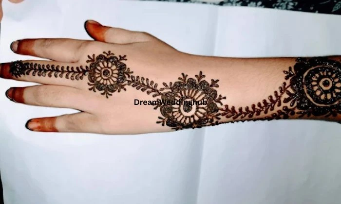 Mehendi artistjoysri
